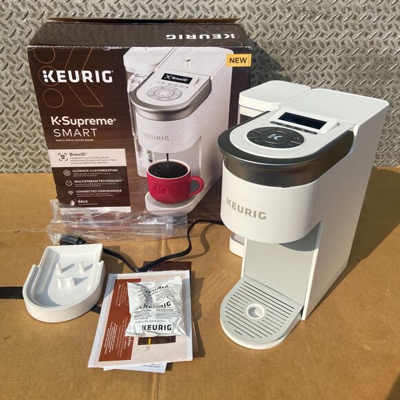 Keurig K-Supreme SMART Single Serve Coffee Maker White Clean With Box - Picture 1 of 16